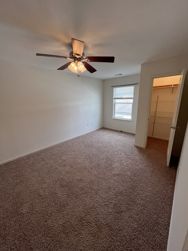 Building Photo - 1204 Dustins Way