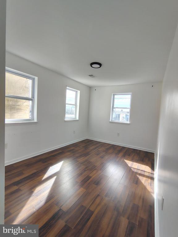 Building Photo - 1321 E Biddle St