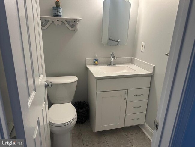 Building Photo - 223 E 8th Ave