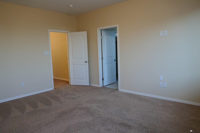 Building Photo - 6549 E 35th Pl