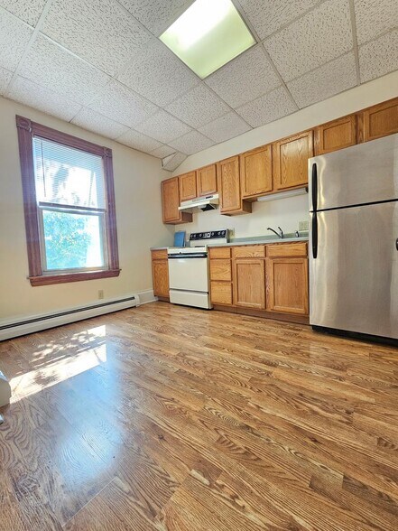 Building Photo - 234 Pearl St