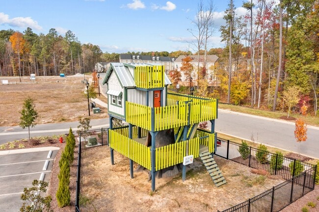 Building Photo - 1509 Newpoint Dr