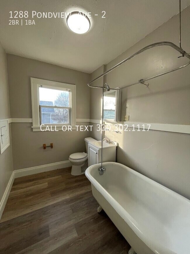 Building Photo - 1288 Pondview Ave