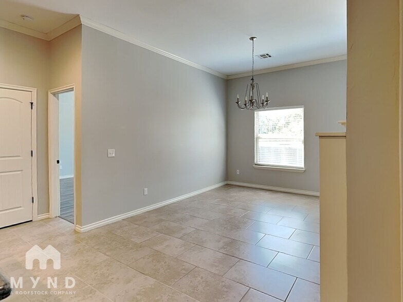 Building Photo - 3204 Valley Hollow