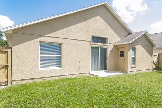 Building Photo - 4056 Forest Island Dr