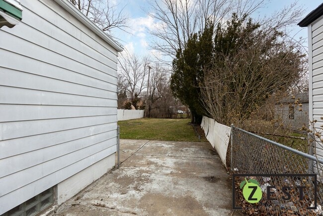 Building Photo - BEAUTIFUL 3 BEDROOM 1 BATH