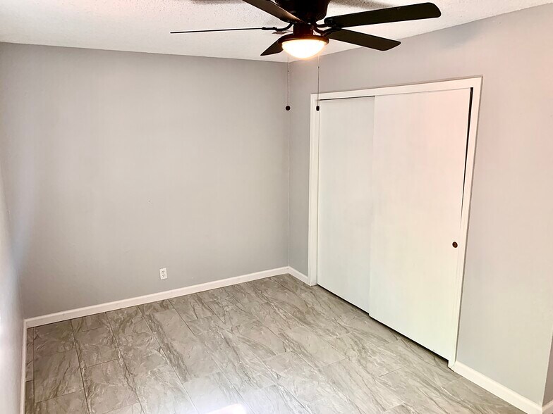 Building Photo - 1016 N Roosevelt Ave