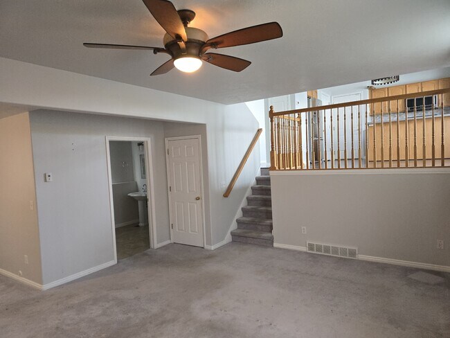 Building Photo - 1361 N 325 E