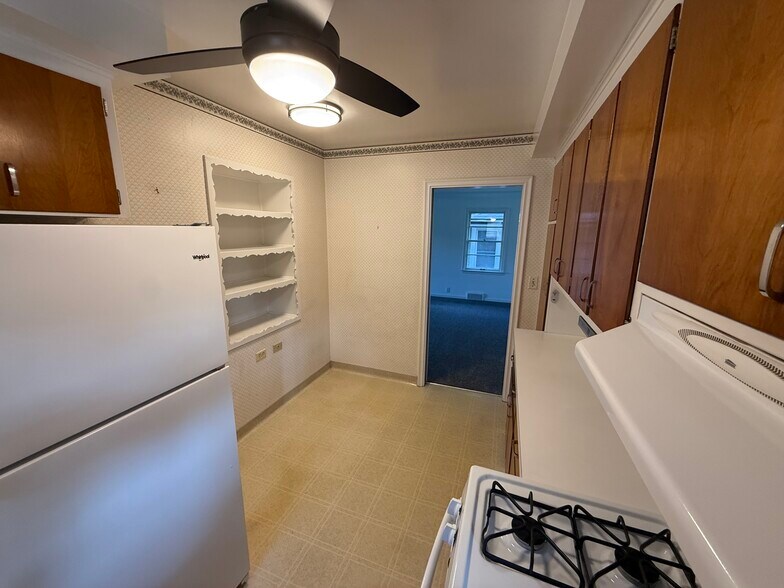Building Photo - 2020 N 61st St