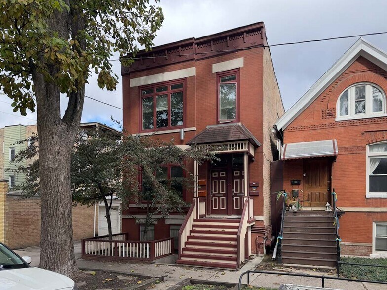 Building Photo - 2046 W Iowa St