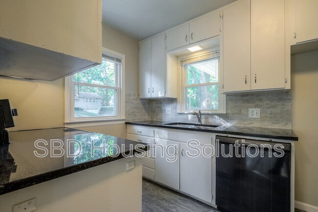 Building Photo - 5405 Woodson Rd