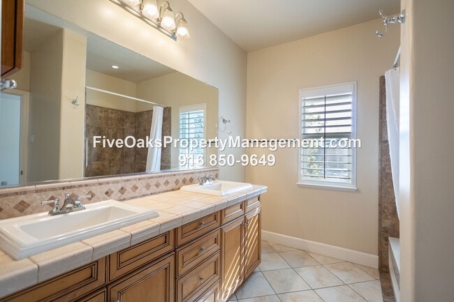 Building Photo - 758 Shasta Oaks Ct