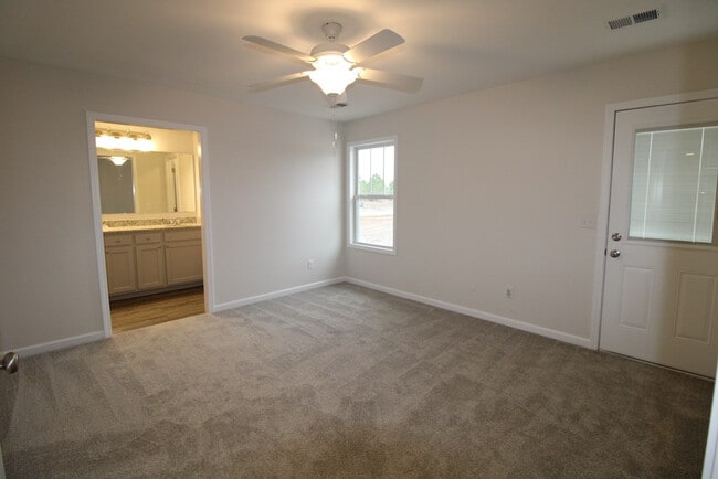 Building Photo - 578 Brushwood Dr