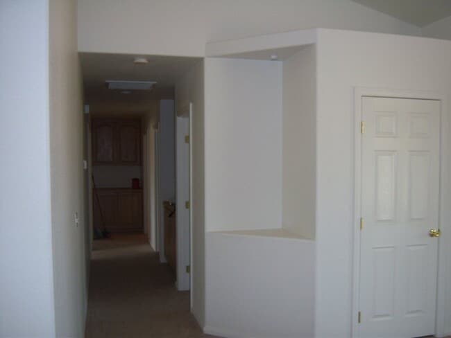 Building Photo - AVAILABLE NOW $200 off First Month Rent