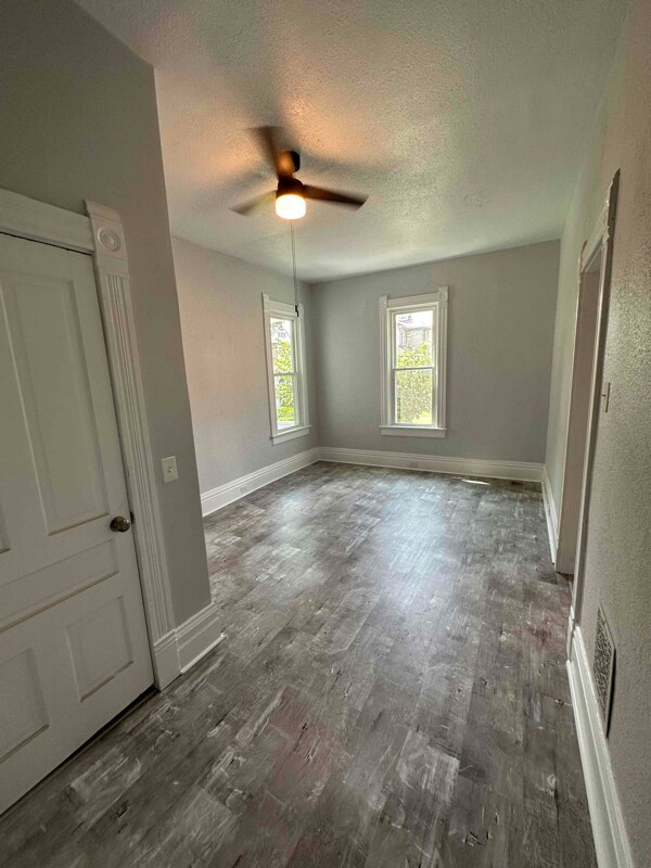 Building Photo - 307 Loucks Ave
