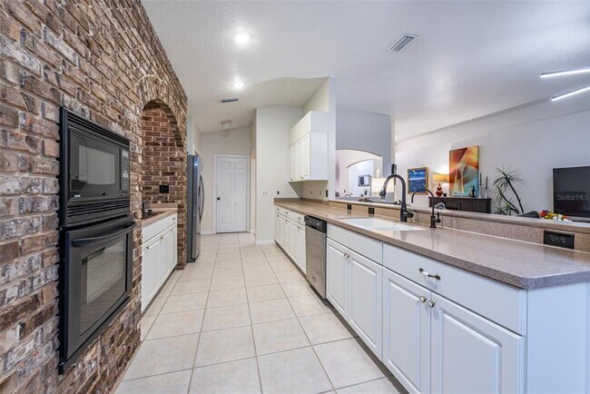 Building Photo - 6650 Thackston Dr