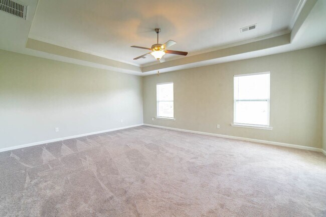 Building Photo - Available Now! ?? ?? ??!