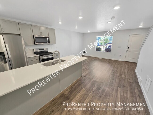 Building Photo - 2802 N Airmen Ave