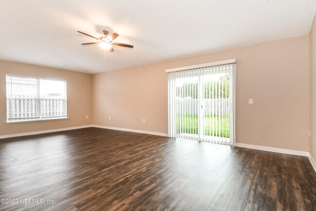 Building Photo - 2900 Stonegate Ln