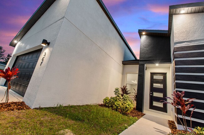 Building Photo - 361 Begonia Ct