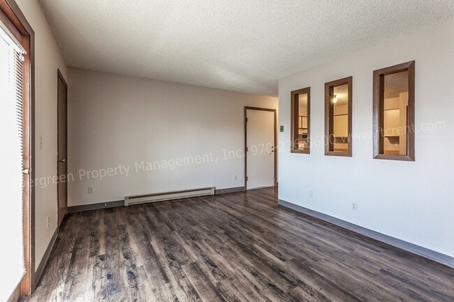 Building Photo - 348 Terri Dr