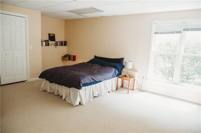 Building Photo - 605 Lake Medlock Dr