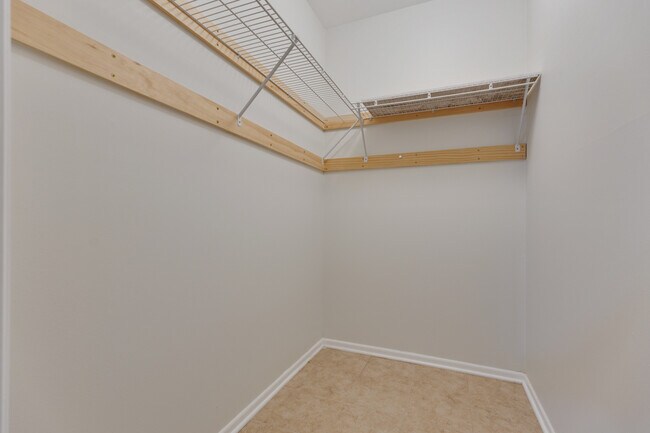 Building Photo - 27 N Victoria Ln