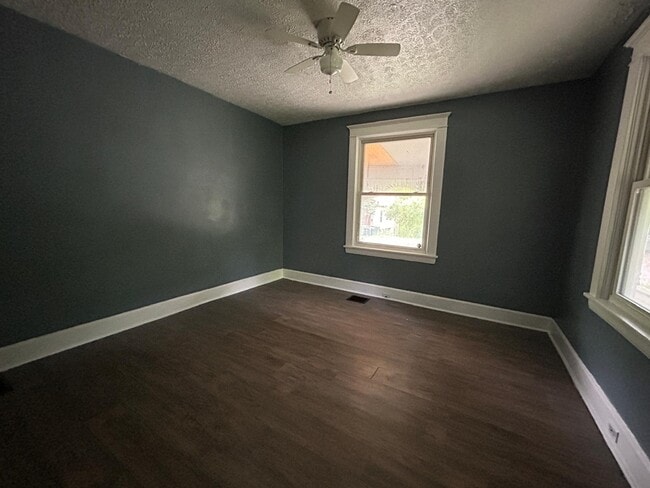 Building Photo - 3065 Moosewood Ave