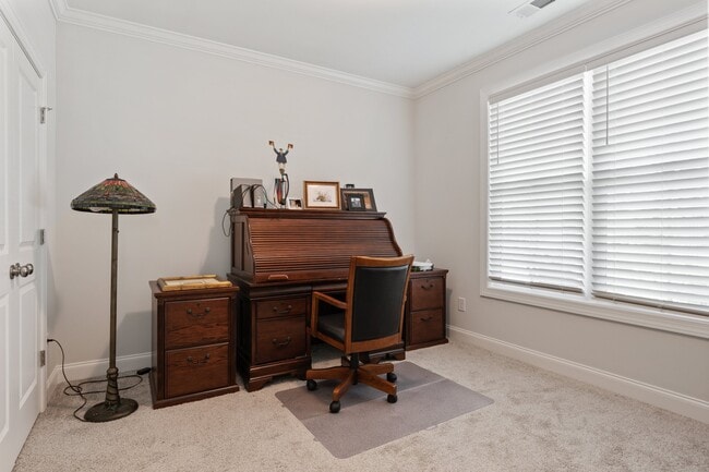 Building Photo - 5166 Cloverland Way