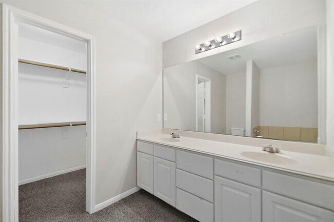 Building Photo - 9820 Lace Flower Way