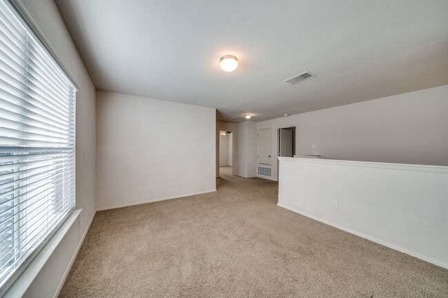 Building Photo - 3-BEDROOM HOME IN CROSSING AT WINDCREST