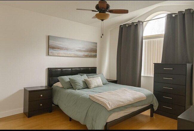 Building Photo - 9215 SW 141st Pl