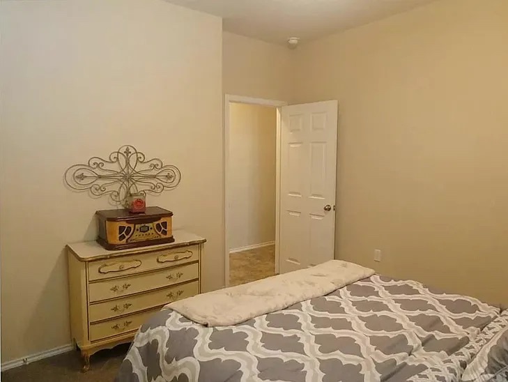 Building Photo - Room in Single Family Home on Longford Trail