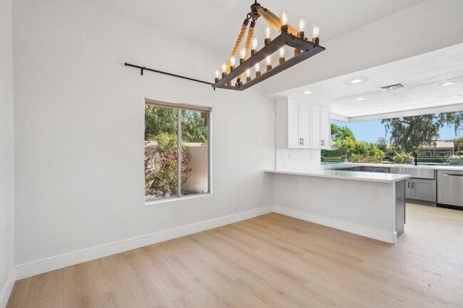 Building Photo - 48 Oak Tree Dr