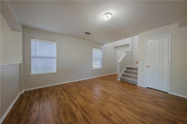 Building Photo - 2905 Rainy River Dr