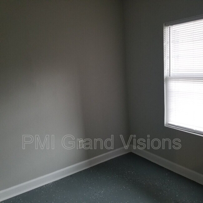 Building Photo - 140 N 17th St