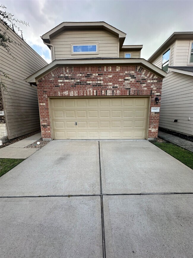Primary Photo - 6042 Wesley Manor Ct