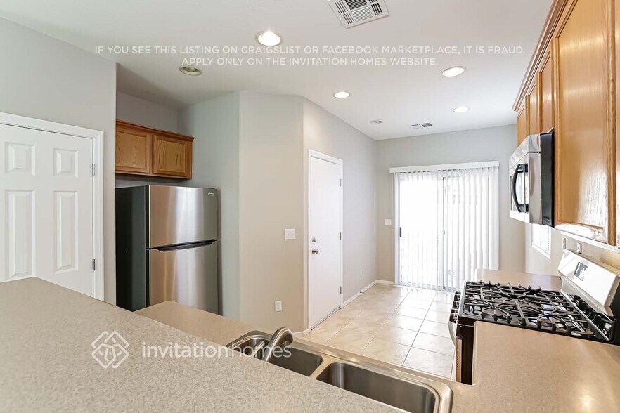 Building Photo - 4039 Sparrow Rock St