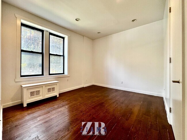 Building Photo - 410 Eastern Pkwy