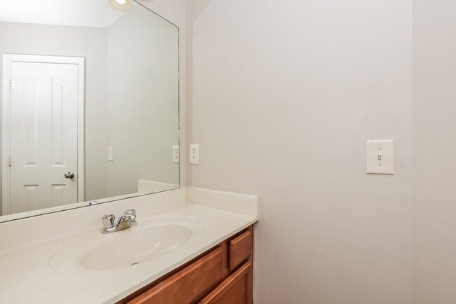 Building Photo - 8051 Logan Dr