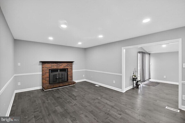 Building Photo - 7609 Croydon Pl