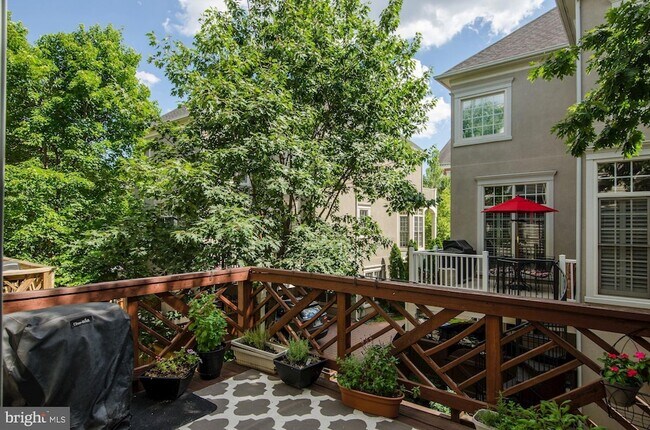 Building Photo - 4908 Waple Ln
