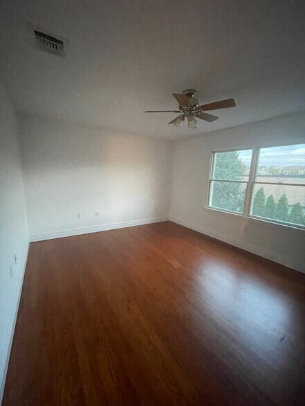 Building Photo - 41 Chobot Ln