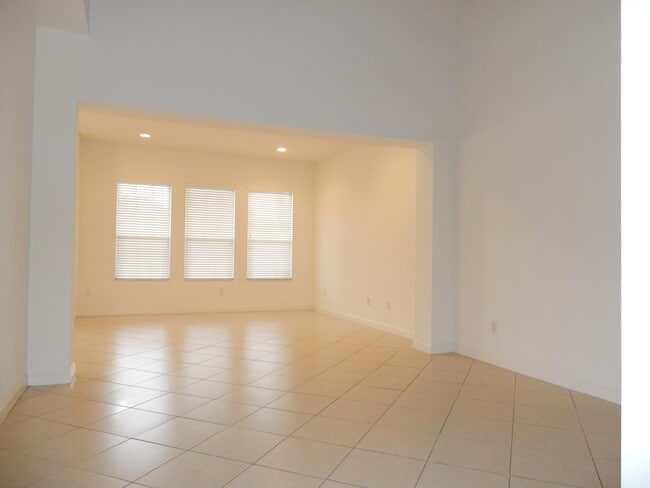 Building Photo - 669 Pacific Grove Dr