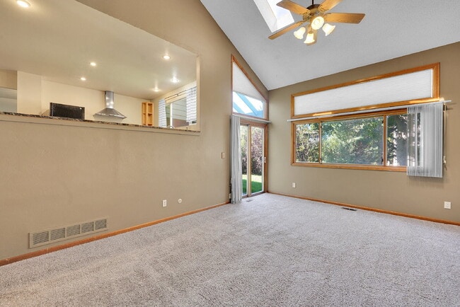 Building Photo - $3,095.00, 4-bed, 2.5-bath located in West...