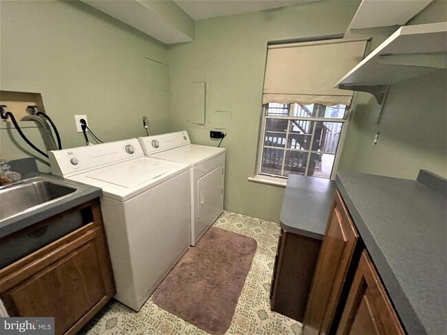 Building Photo - 17626 Longview Ln