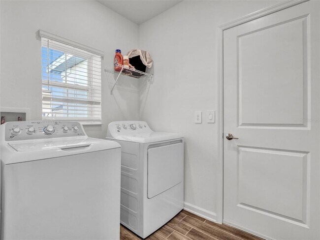 Building Photo - 462 Cool Summer Ln