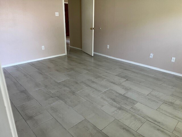 Building Photo - 5618 Village Arbour Dr