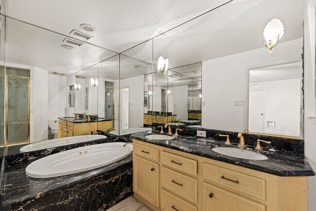 Building Photo - Charming Home with Expansive Backyard on a...