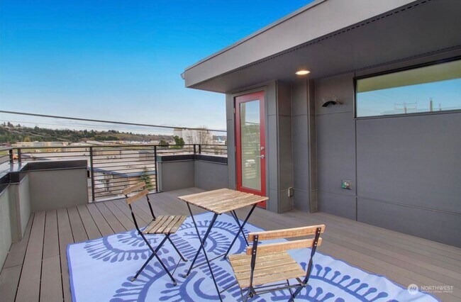 Building Photo - Welcome Home Modern Townhome in Georgetown